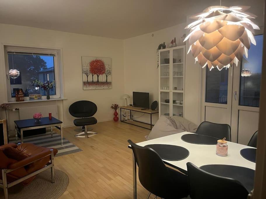 Stor Og Lys Lejlighed I Hjertet Af Holstebro Exterior foto